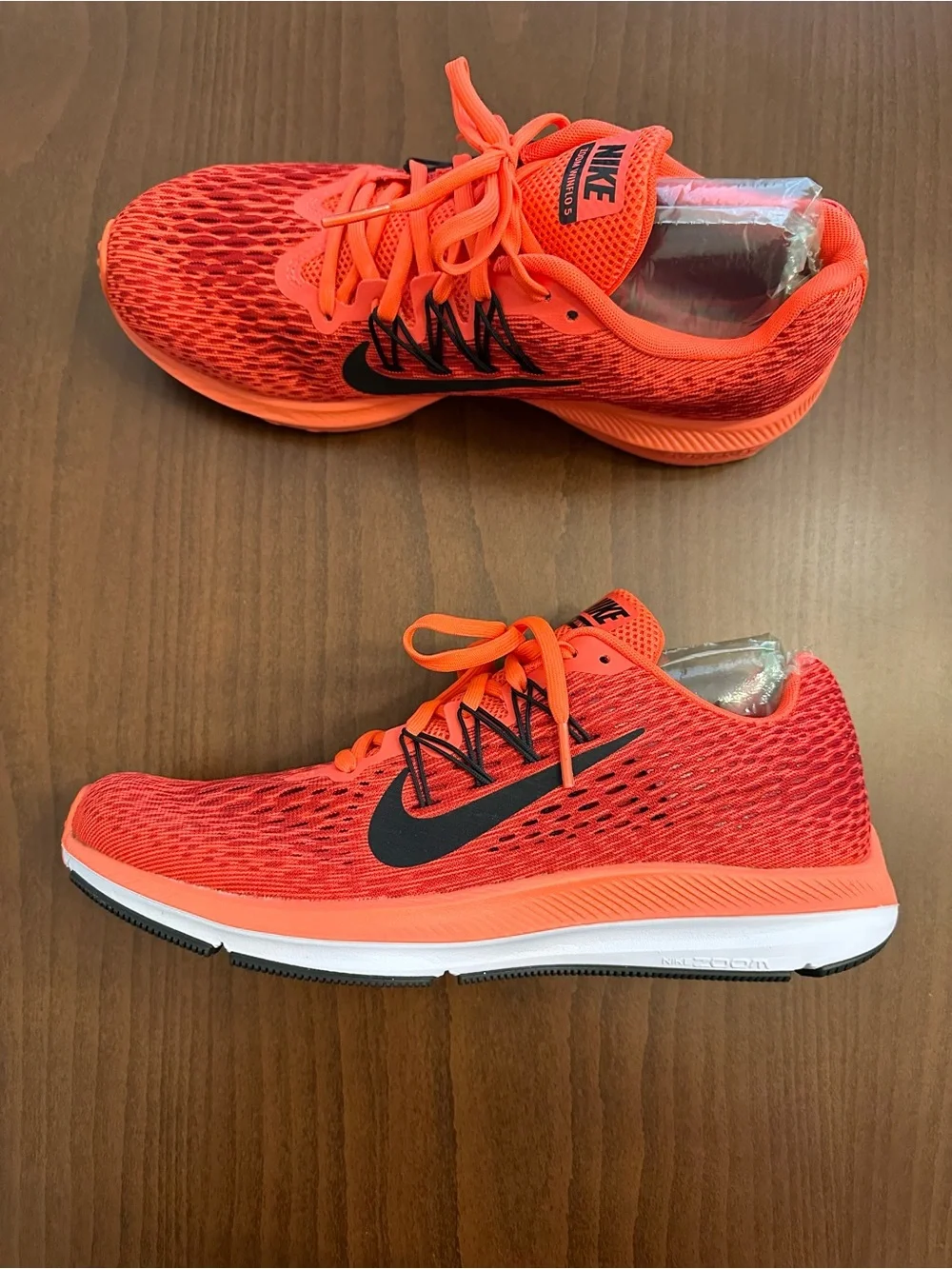 Women’s Nike Zoom Winflo 5 Crimson Size 9 NWOT